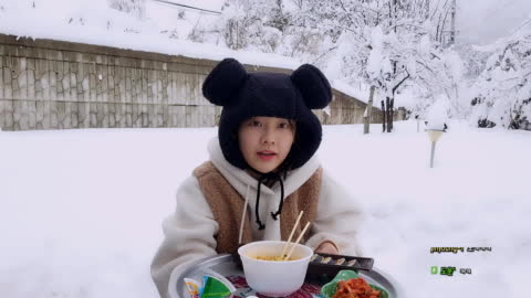 우수. - [클립]강원도 폭설을 배경삼아 라면먹는 임선비 ㄷㄷㄷㄷㄷ