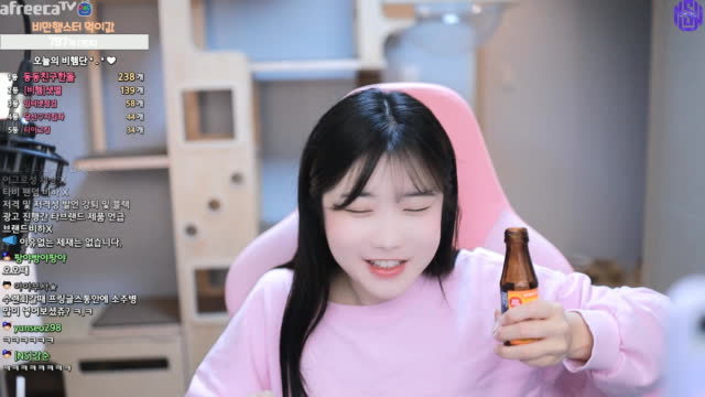 [클립]NSU💜 주서리의 비타500 온국민온에어 UCC촬영 | SOOP VOD