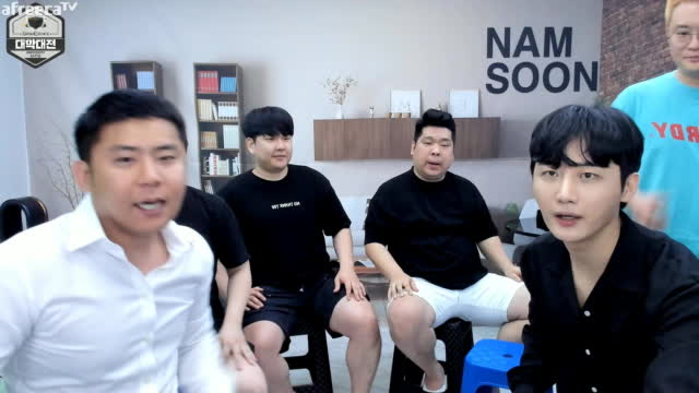 [클립]🔥철구x남순 - 철와대 vs NSU 대학대전🔥(feat.벌칙빵) | SOOP VOD